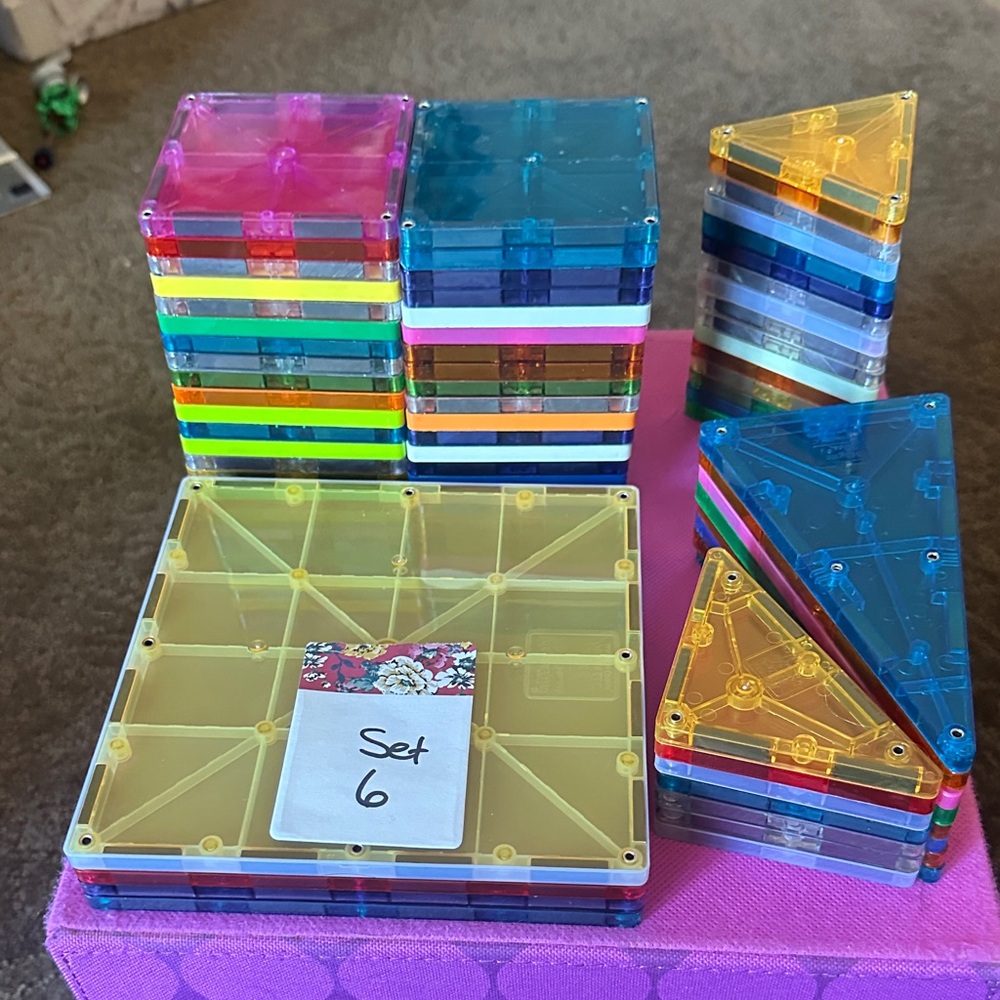 Magnatiles brand- Colorful Magnetic Building Tiles Set - Multicolor